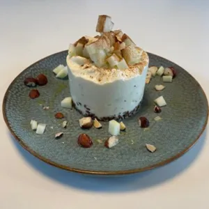 Budwig roomtaartje met appel en hazelnoot